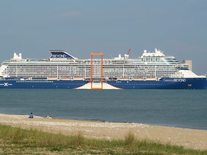 Celebrity Cruises - Celebrity Beyond (Photo 1)