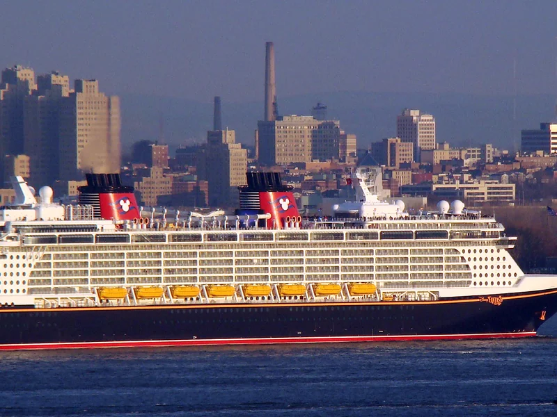 Disney Cruise Line - Disney Fantasy Ocean Liner (Photo 4)