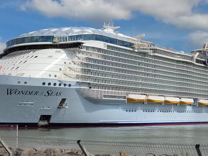 Royal Caribbean International - Wonder of the Seas (Photo 1)
