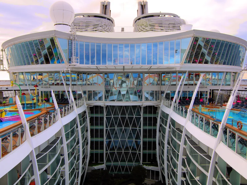 Royal Caribbean International - Windjammer Ocean Deck (Photo 2)
